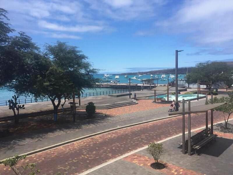 Hostal Albatros San Cristobal Bagian luar foto